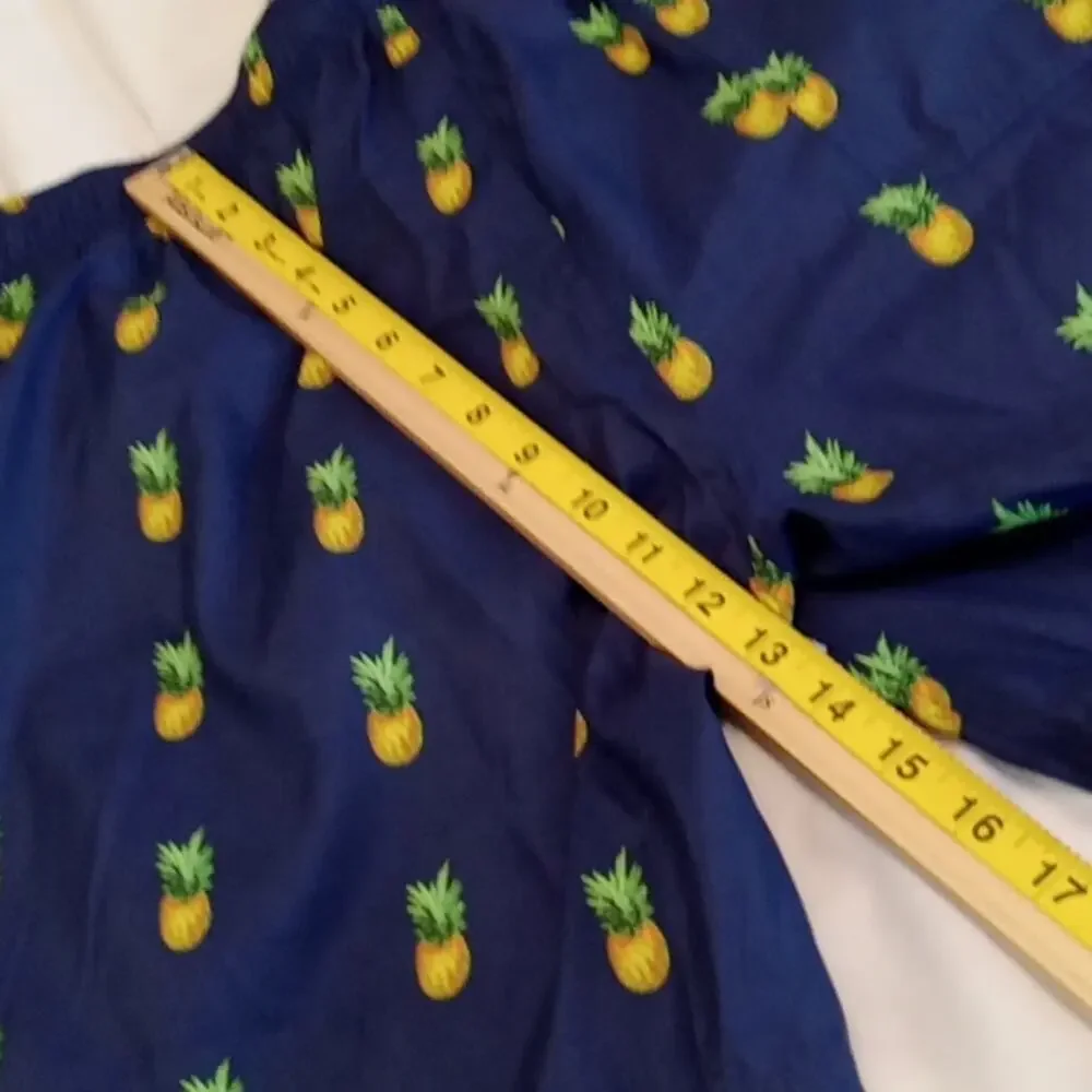 Maamgic Men's Pineapple Swim Trunks. LARGE .Mesh Lined Quick Dry Bathing Suit